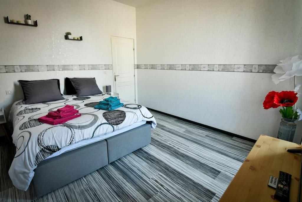 Grand Appartement De Haut Standing En Centre-Ville Montluçon Exteriör bild