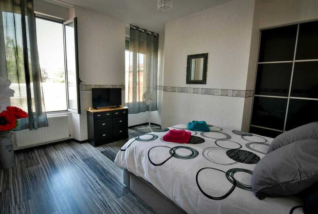 Grand Appartement De Haut Standing En Centre-Ville Montluçon Exteriör bild